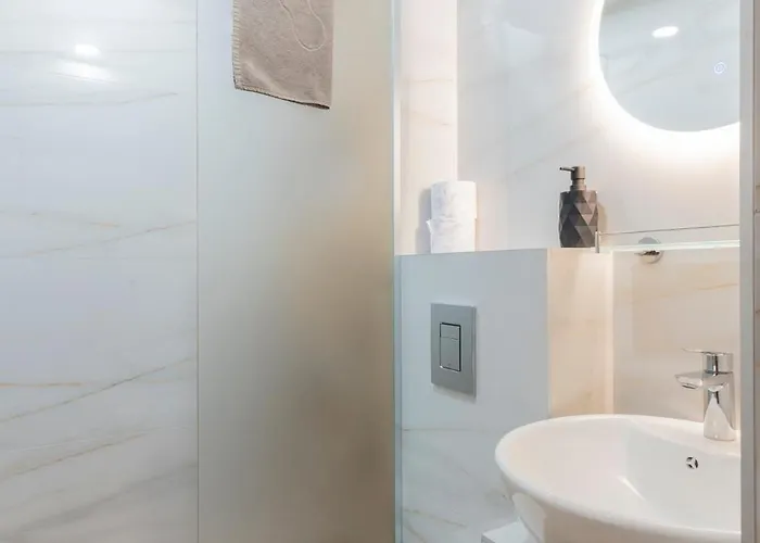 Urban Five #4 - Stylish One-bedroom With Kitchen & Parking Veliko Tarnovo